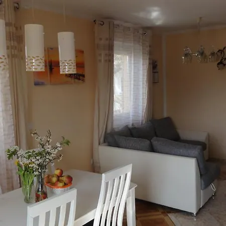 Nina Apartament